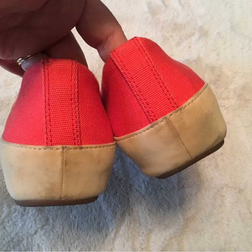 Fitflop Red & Gray Two-Tone Slip-On Shoes - EU42/US11